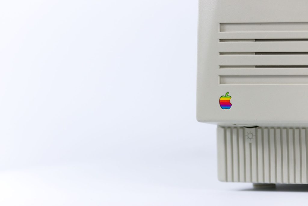 Apple OpenAI კომერციული საიდუმლოება სასამართლო სარჩელი