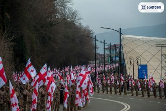 დიდი იურიდიული ფირმების შენობა და სასამართლო სიმბოლიკა აშშ-ში