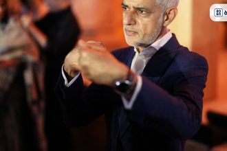 სადიკ ხანი ლორდთა პალატის შენობასთან ლონდონში