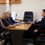 შეხვედრა ოფისში უკრაინაში პროტესტები სამხედრო ხელმძღვანელობის გადაწყვეტილებასთან დაკავშირებით