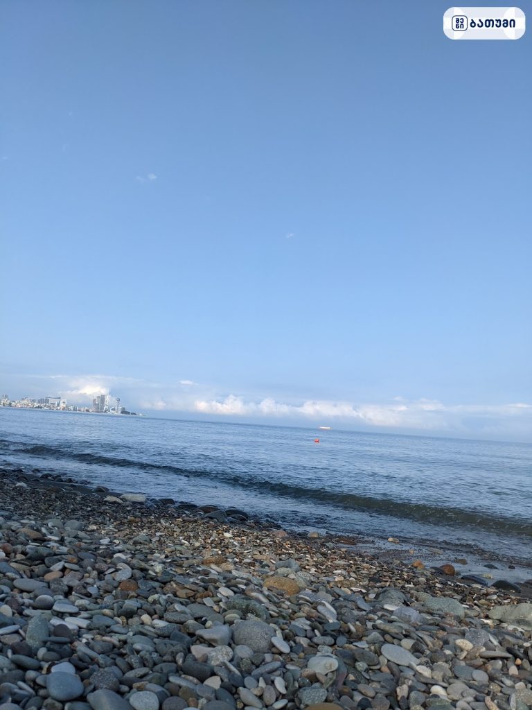 Makhinjauri Beach