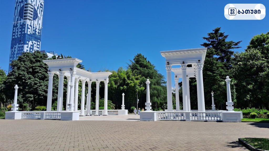 Colonnade ბათუმში — ღირსშესანიშნაობა, მისამართი, ფასები