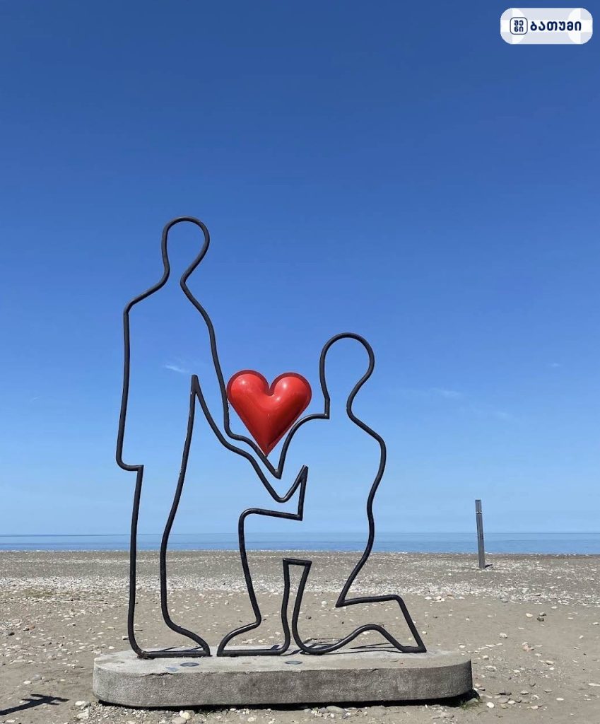 Engage Statue ბათუმში — ღირსშესანიშნაობა, მისამართი, ფასები — რესტორნები, ბათუმი · შენი ბათუმი