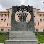 Ilia Chavchavadze statue ამინომჟავები ტვინის ფუნქციისთვის: ნეიროტრანსმიტერები და კოგნიცია