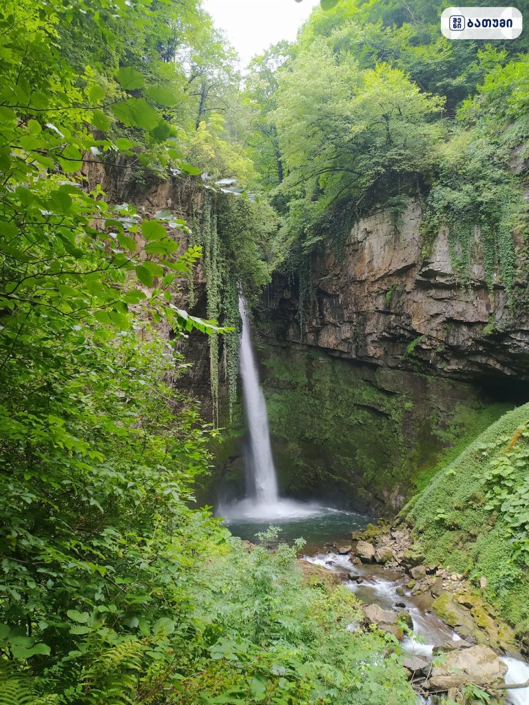 ხანის ჩანჩქერი ბათუმში — გასართობი ობიექტი, მისამართი, ფასები