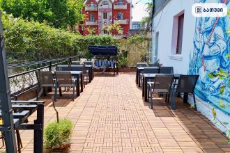 ღია ტერასა ბათუმში Rostivan Hotel Ve Hostel ბათუმში — სასტუმრო, მისამართი, ფასები | შენი ბათუმი
