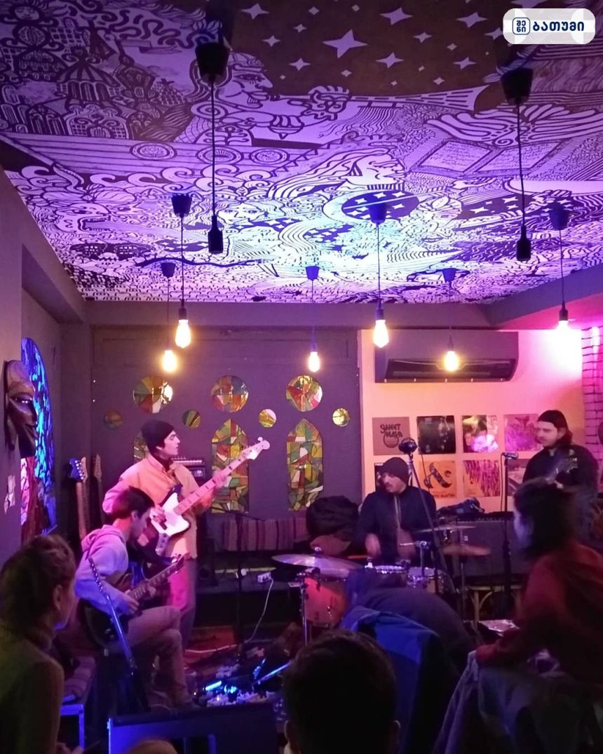 მუსიკალური საღამო ბათუმში Hostel & Bar Akvani ბათუმში — სასტუმრო, მისამართი, ფასები | შენი ბათუმი