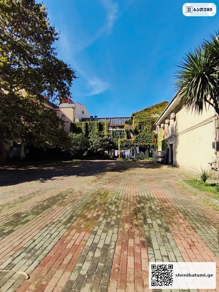 Cortyard of 17 Nikoloz Baratashvili Street ბათუმში — ღირსშესანიშნაობა, მისამართი, ფასები | შენი ბათუმი