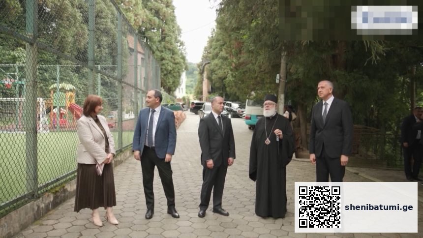 მინისტრის ვიზიტი გიმნაზიაში - გივი მიქანაძე და ზურაბ პატარაძე