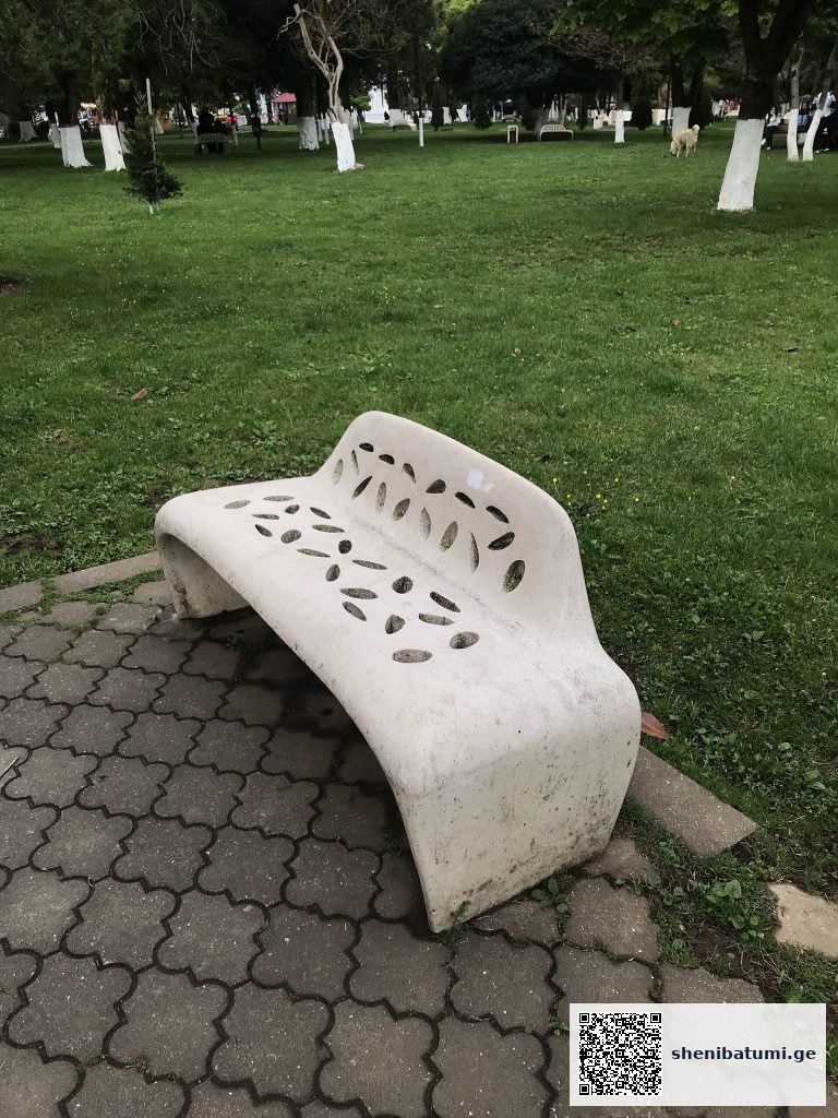 6 მაისის პარკი — Batumi–bench–beautiful-near-6may-par | შენი ბათუმი